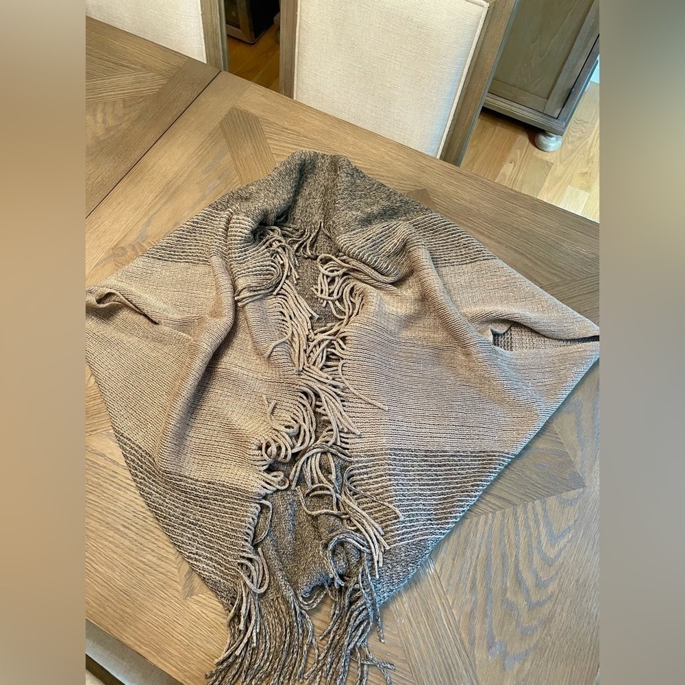 Ruggine Knit Fringe Poncho Shrug Wrap Taupe Brown Tan - Picture 8 of 12